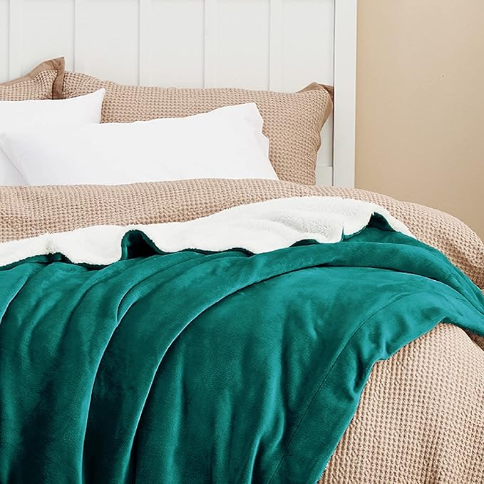 Bedsure GentleSoft Sherpa Fleece Blanket Queen Size for Bed, Non-Heated, Thick and Warm Throw for Women and Men, Soft Fuzzy Plush Queen Christmas Blanket for Winter, Forest Green, 90x90 Inches