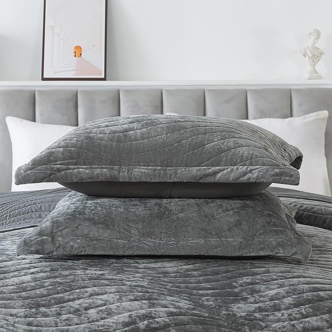 HoneiLife Velvet Quilt Sets Queen - Lightweight Bedspreads 3-Pieces, Wavy Coverlets Rustic Bed Cover Queen Quilt Bedding Sets for All Season Use, Grey