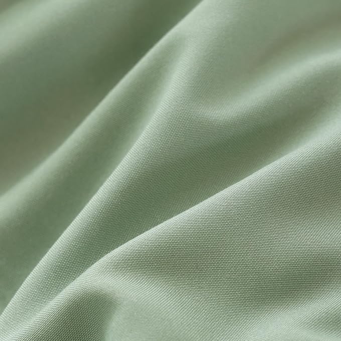 ROSGONIA Oversized King Comforter 120x120, 3pcs Super King Comforter (1 Sage Green Comforter & 2 Pillowcases) Lightweight Warm Bedding Set Quilt