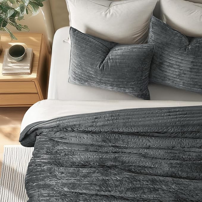 EVERGRACE Velvet Quilt Set Queen Size, Luxurious Soft Striped Channel Bedding Set, Lightweight Velvet Comforter for All Season, Oversized Bedspread Coverlet with 2 Matching Shams, Charcoal Gray