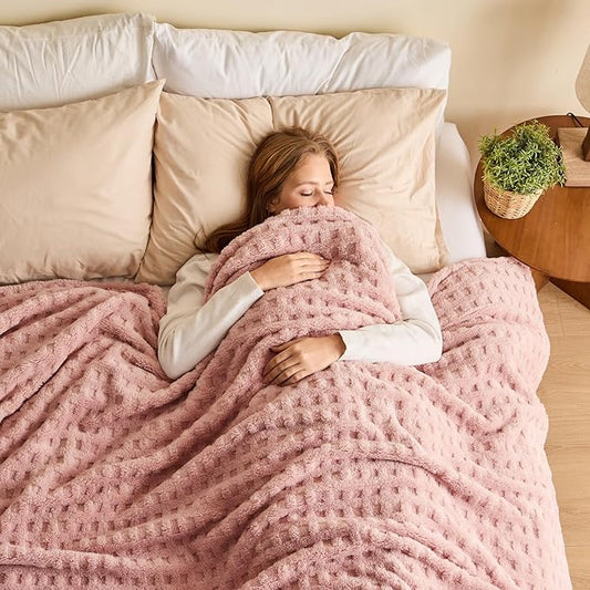 NEWCOSPLAY Super Soft King Blanket Pink Premium Silky Flannel Fleece 3D Waffle Checkered Lightweight Bed Blanket All Season Use (Pink, King(90"x110"))