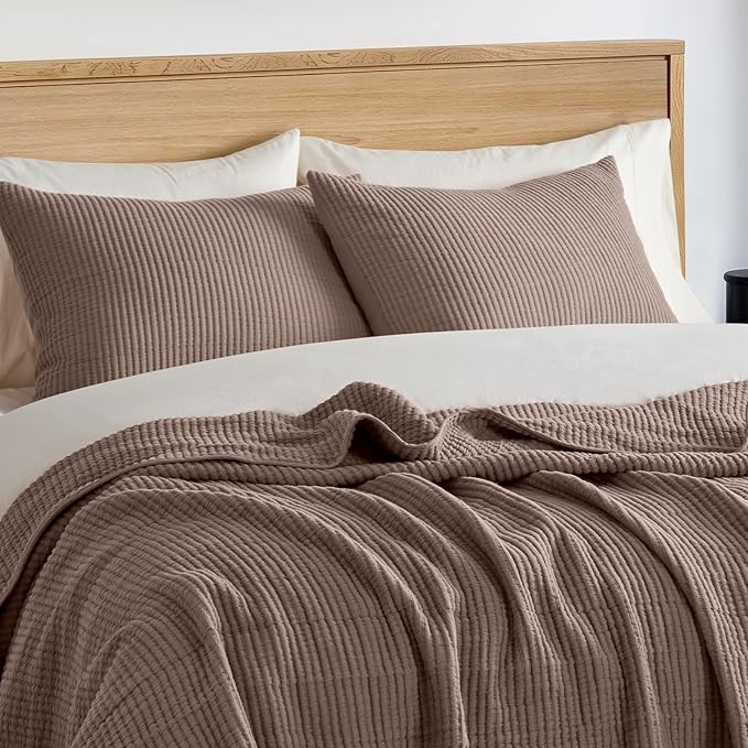 EVERGRACEHOME Cotton Coverlet Set King Size 3 Pieces, Lightweight Soft Ribbed Matelassé Bedspread Quilt Set, Cozy Oversized Quilted Bedding Set with 2 Pillow Shams for All Seasons, Mocha Brown