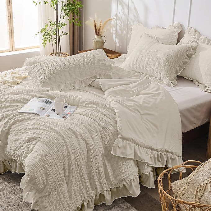 JOLLYVOGUE Queen Comforter Set, 3 Pieces Oatmeal Seersucker Comforters Queen Size, Lightweight & Fluffy Bedding Sets for All Season with 1 Ruffle Comforter and 2 Ruffle Pillowshams