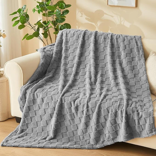 NEWCOSPLAY Super Soft Throw Blanket Grey Premium Silky Flannel Fleece 3D Checkered Lightweight Bed Blanket All Season Use (Grey Checkered, Throw(50"x70"))