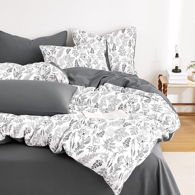 Wake In Cloud - Floral Duvet Cover Set, Botanical Vintage Flower Coquette Cottagecore Aesthetic for Women Teen Girls, Soft Lightweight Bedding, 3-Piece, Charcoal, Full Size