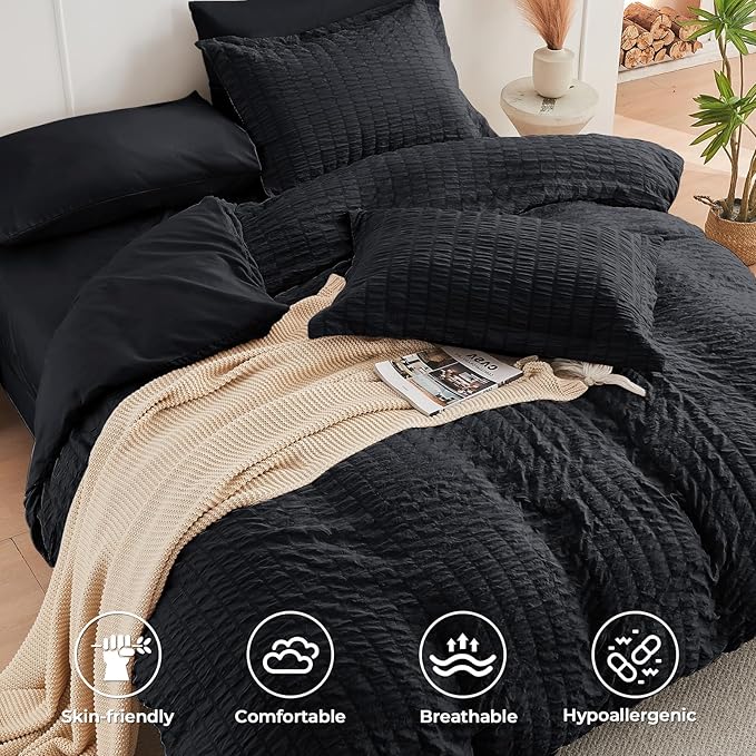 HYMOKEGE Black Duvet Cover Queen Size, Ultra Soft 3-Piece Seersucker Duvet Cover Set with Zipper Closure, Soft Brushed Microfiber Bedding Set with 8 Corner Ties (90"x90", 2 Pillowshams)
