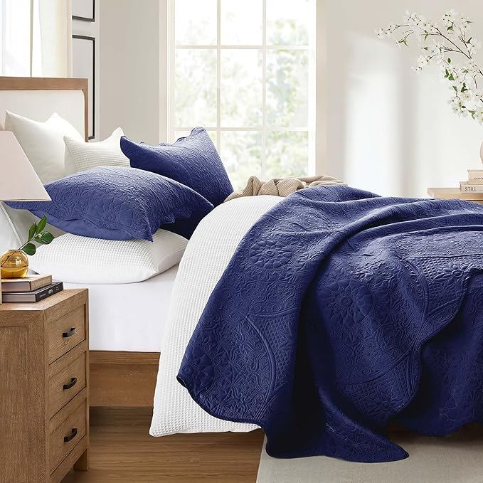 MOONLIGHT20015 Queen Quilt Bedding Set Size (90" x 96") + 2 Pillow Shams (20" x 26"+ 2") - 3 Pcs All Season Lightweight Reversible Embossed Quilt Microfiber Coverlet Floral Bedspread (Navy)