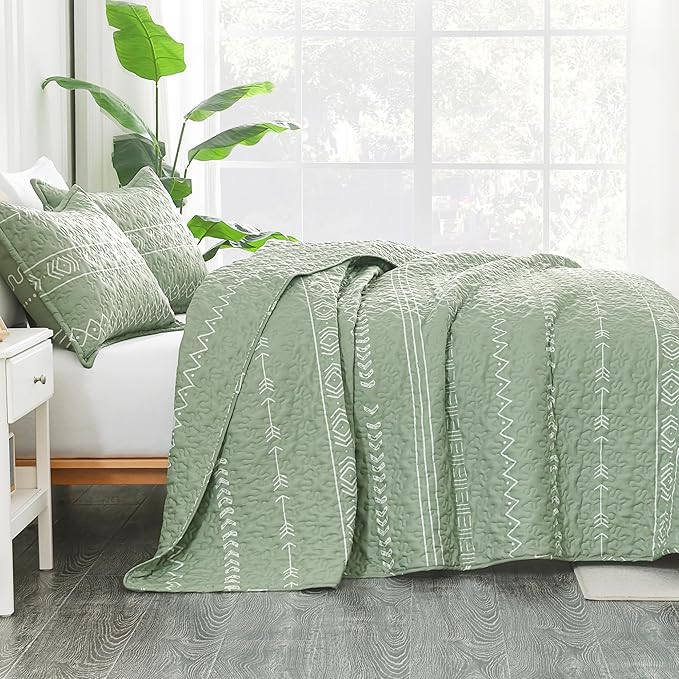 Andency Sage Green California King Quilt Set, 3 Pieces Boho Lightweight Soft Striped Cal King Bedspread for All Season (112"x104"), Printed Bohemian Microfiber Reversible Coverlet Comforter Sets