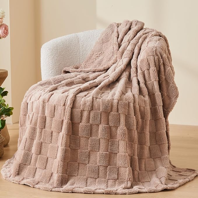 NEWCOSPLAY Super Soft Twin Blanket Taupe Premium Silky Flannel Fleece 3D Checkered Lightweight Bed Blanket All Season Use (Taupe Checkered, Twin(60"x80"))