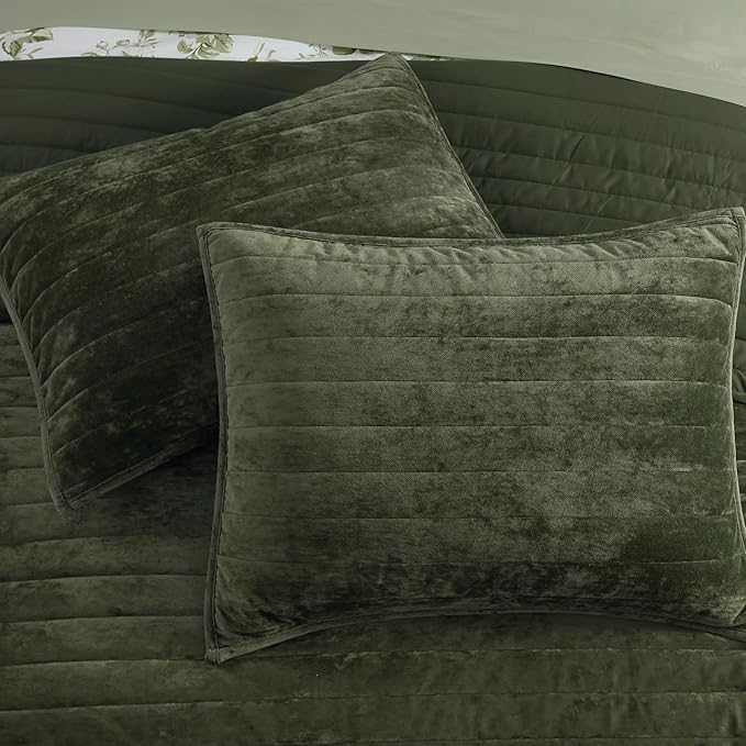 WRENSONGE Velvet Queen Quilt Set-3 Pieces Olive Green Luxurious Striped Channel Velvet Comforter with 2 Shams, Soft Bedspread Coverlet Quilted Bedding Set for All Season