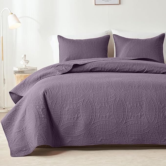akkialla Grayish Purple King/Cal King Quilt Set, Ultrasonic Lightweight Bedspread Coverlet for Modern Minimalist Bedroom, Soft Microfiber Coin Pattern Bedding, 3-Piece (1 Quilt, 2 Pillow Shams) | Breathable fabric
