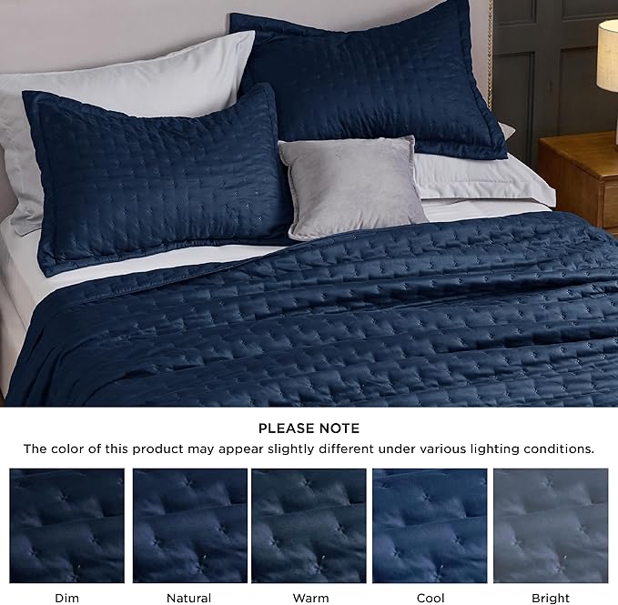 Bedsure Twin Quilt - Ultra Soft Twin XL Quilt Bedding for Dorm Decor, Lightweight All-Season Comforter, Navy Blue Bedspread Coverlet with Clover Pattern, 68 x 86 Inches