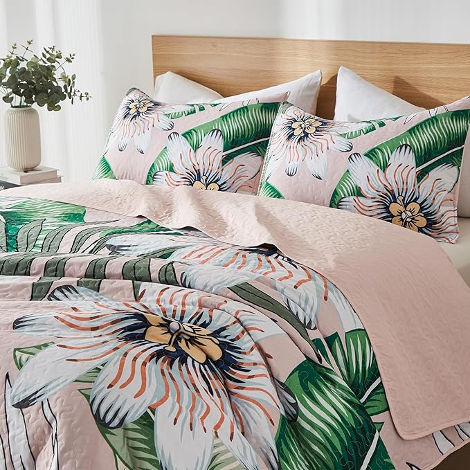 Yogeneg King Quilt Bedding Set,White Green Botanical Pattern Blush King/Cal King Quilt Set,3 Piece Lightweight Soft Summer Bedspread Coverlet with 2 PIillow Shams,All Season(Blush,110"x96")