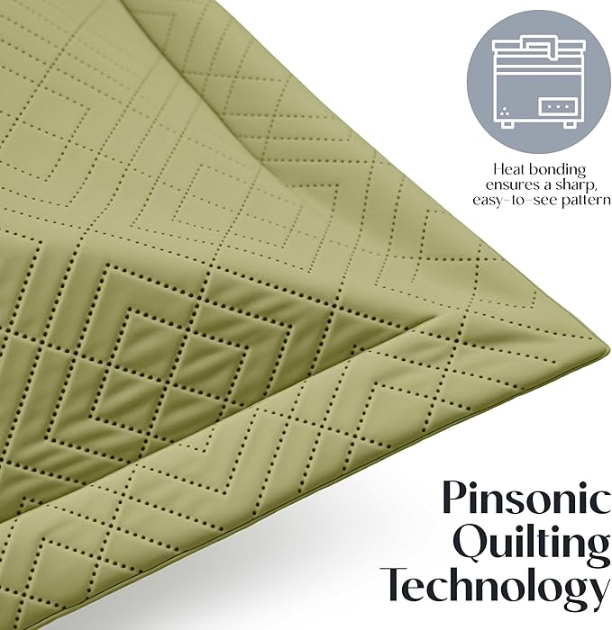 Hearth & Harbor Queen Quilt Set – All-Season Lightweight Bedspread & Coverlet with Pinsonic Weave - 7 Piece Queen Quilt Set with Pillow Shams, Olive Green - Queen Diamond