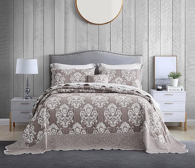 HZ & HY Oversized King Bedspread 138x122 Extra Wide, Jacquard Matelasse Damask Pattern Design, Lightweight, Reversible, 5 Piece, 100% Microfiber, California/Alaskan King, Tan Brown