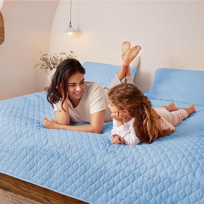 Exclusivo Mezcla Reversible King Size Quilt Bedding Set with Pillow Shams, Lightweight Quilts King Size, Soft Bedspreads Bed Coverlets for All Seasons - (Sky Blue, 104"x96")