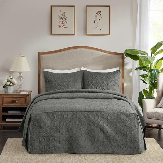 Madison Park Quebec Split Corner Quilted Bedspread Classic Traditional Design All Season, Lightweight, Bedding Set, Matching Shams, King, Damask Quilted Dark Grey 3 Piece