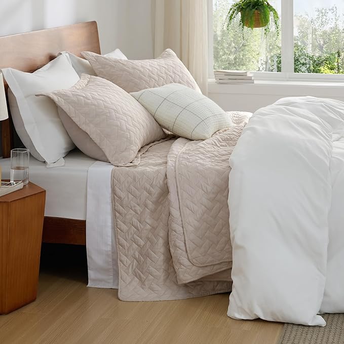 Bedsure Quilts Twin Size - Lightweight Bedspreads Twin Size with Basket Weave Pattern, Soft Quilt Bedding, Light Beige Comforter Coverlet for All Seasons (68" x 86")