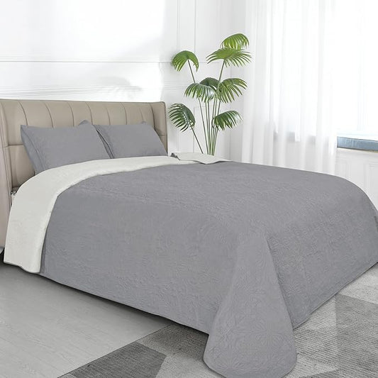 Easy-Going Twin Size Reversible Quilt Set with 1 Quilt and 1 Pillow Sham, Soft Bed Quilt Cover, Water Resistant Lightweight Microfiber Bedspread, Stain Resistant, Damask-Light Gray/Ivory