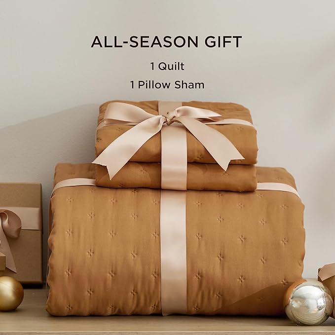 Bedsure Twin Quilt - Ultra Soft Twin XL Quilt Bedding for Dorm Decor, Lightweight All-Season Comforter, Honey Ginger Bedspread Coverlet with Clover Pattern, 68 x 86 Inches