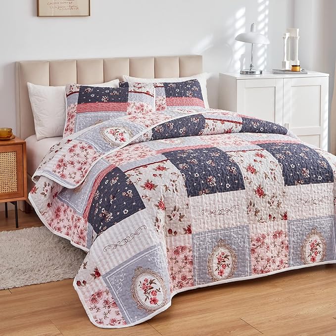 Patchwork Quilt Set Full/Queen Size, 3 Pieces Pink Purple Floral Plaid Summer Bedspread Coverlet Set, Soft Microfiber Lightweight Bed Cover for All Season (90" x 90", 1 Quilt+ 2 Pillow Shams)