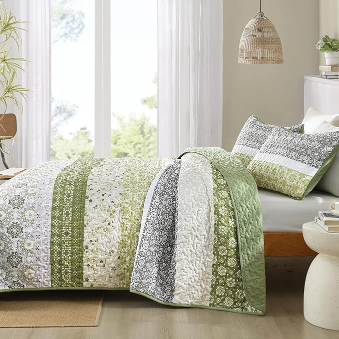 WONGS BEDDING Boho Quilt Set Queen Size,Olive Green Bohemian Striped Patchwork Bedspread Coverlet Set,3 Pieces Microfiber Bedding Set for All Seasons (96"x90")