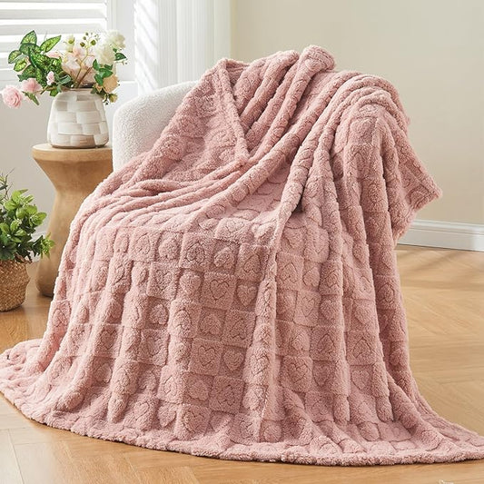 NEWCOSPLAY Super Soft Twin Blanket Pink Premium Silky Flannel Fleece 3D Heart Checkered Lightweight Bed Blanket All Season Use (Pink Heart, Twin(60"x80"))
