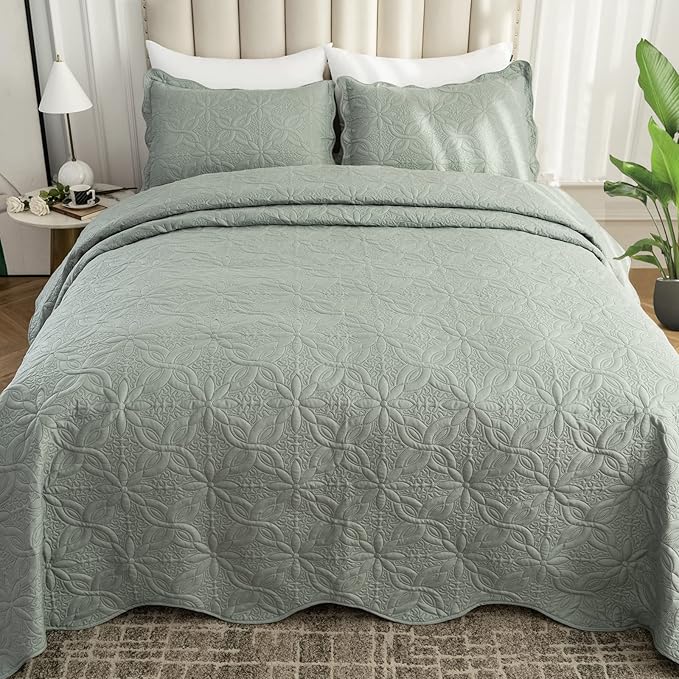 Auemtyn King Size Quilt Set 3 Pieces, Soft Lightweight Summer Bedspread, Reversible Microfiber Bed Coverlet for All Seasons, Green, Floral Pattern (1 Quilt, 2 Pillow Shams)