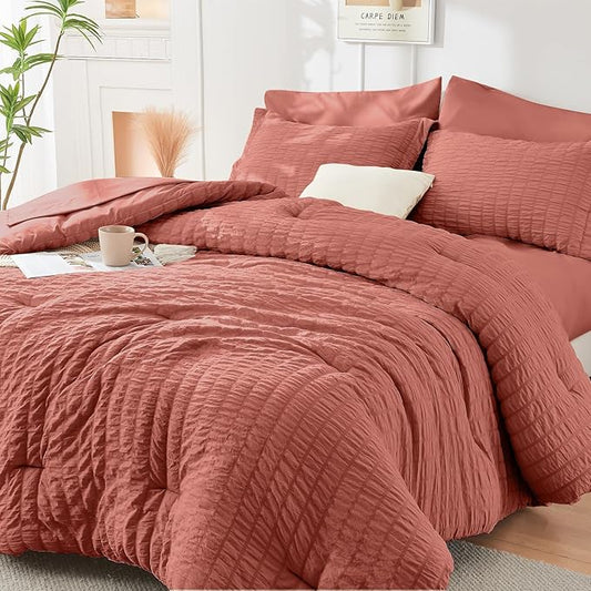HYMOKEGE Coral King Size Comforter Set Seersucker 7 Pieces, All Season Luxury Bed in a Bag for Bedroom, Bedding Set with Comforter, Sheets, Pillowcases & Shams
