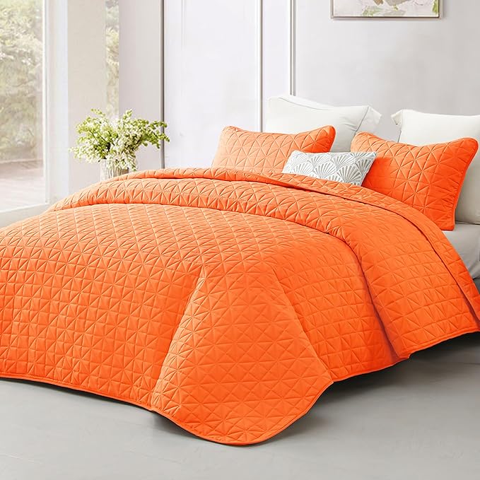 Exclusivo Mezcla Quilts King Size Bedding Set with Stitched Grid Pattern, Lightweight Summer Orange Bedspreads Coverlets Bed Cover for All Seasons (1 Quilt and 2 Pillow Shams)