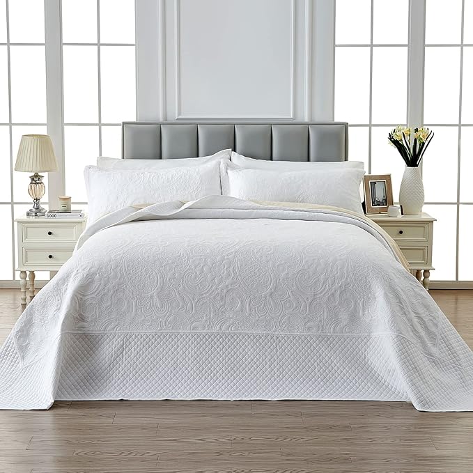 Qucover Alaska King Bedspread 132x 120, Solid White Oversized King Bedspread, 3 Piece Soft Microfiber Lightweight Oversized King Quilt Bedding Set, with Pillow Shams, Comforter with Paisley Pattern
