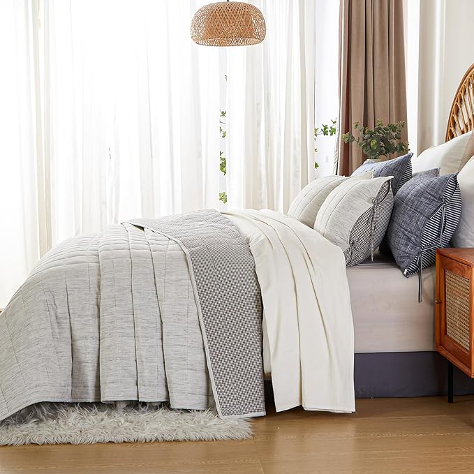 White Twin Quilt， Cotton Linen Twin Quilt Bedding Set，2-Pieces Quilted with Grey Gingham Coverlet Light Weight Bedding comforters with 1 Pillow Sham
