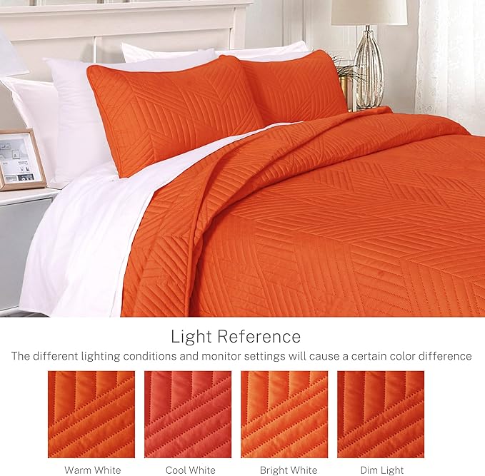 Exclusivo Mezcla California King Quilt Bedding Set, Lightweight Burnt Orange Oversized King Bedspreads Soft Modern Geometric Coverlet Set for All Seasons (1 Quilt and 2 Pillow Shams)