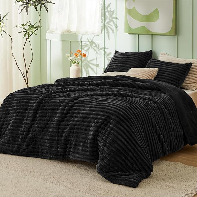 Bedsure King Size Comforter Set - GentleSoft™ 3 Pieces Fluffy Double-Side Fleece Comforter Set, Cozy Striped Room Decor Aesthetic, Luxury Black King Bedding with 2 Pillowcases, 104x90 Inches