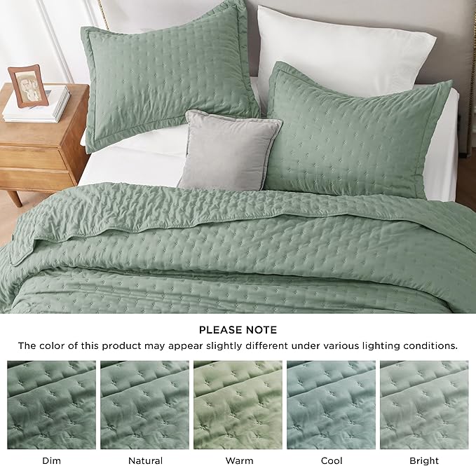 Bedsure King Quilt - Sage Green Bedspread King Size & Lightweight Comforter, Modern & Boho Coverlet with Clover Pattern, Ultra Soft All-Season Bedding, 106 x 96 Inches