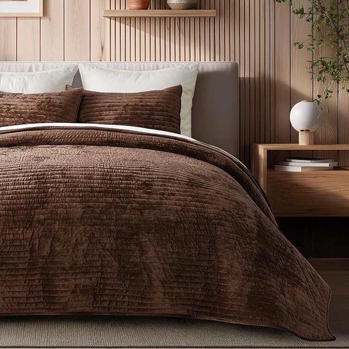 EVERGRACE Velvet Quilt Set Queen Size, Luxurious Soft Striped Channel Bedding Set, Lightweight Velvet Comforter for All Season, Oversized Bedspread Coverlet with 2 Matching Shams, Rust Brown