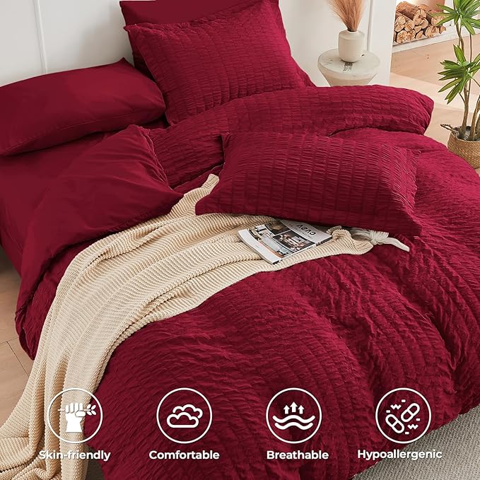 HYMOKEGE Burgundy Duvet Cover Queen Size, Ultra Soft 3-Piece Seersucker Duvet Cover Set with Zipper Closure, Soft Brushed Microfiber Bedding Set with 8 Corner Ties (90"x90", 2 Pillowshams)