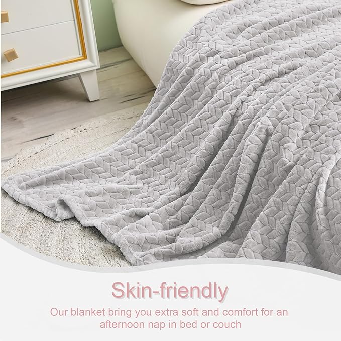 Exclusivo Mezcla Fleece King Size Blanket for Bed, 90x104 Inches Soft Cozy Jacquard Flannel Blankets, Lightweight Fuzzy Plush Warm for Women, Light Grey