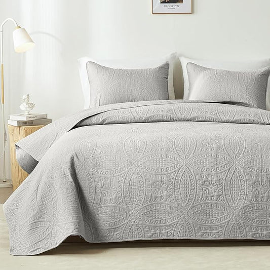 akkialla Quilts Queen Size,Light Grey Ultrasonic Full/Queen Quilt Set,Lightweight Soft Bedspread Coverlet,Modern Style Coin Pattern Bed Cover for All Seasons,3 Piece(1 Quilt,2 Pillow Shams)