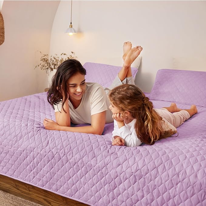 Exclusivo Mezcla Reversible California King Size Quilt Bedding Set with Pillow Shams, Lightweight Quilts Cal King Size, Soft Bedspreads Bed Coverlets for All Seasons - (Lilac, 112"x104")