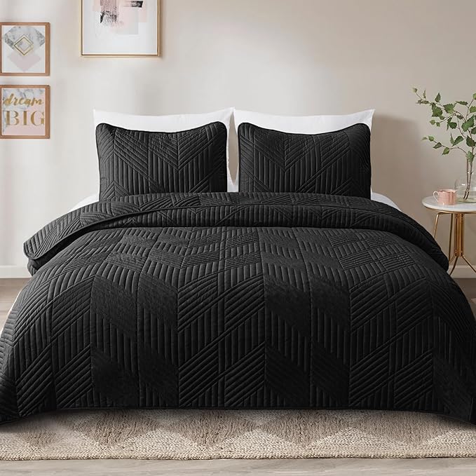 Exclusivo Mezcla California King Quilt Bedding Set, Lightweight Black Oversized King Bedspreads Soft Modern Geometric Coverlet Set for All Seasons (1 Quilt and 2 Pillow Shams)