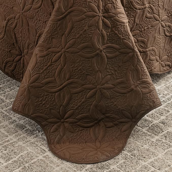 Auemtyn King Size Quilt Set 3 Pieces, Soft Lightweight Summer Bedspread, Reversible Microfiber Bed Coverlet for All Seasons, Brown, Floral Pattern (1 Quilt, 2 Pillow Shams)