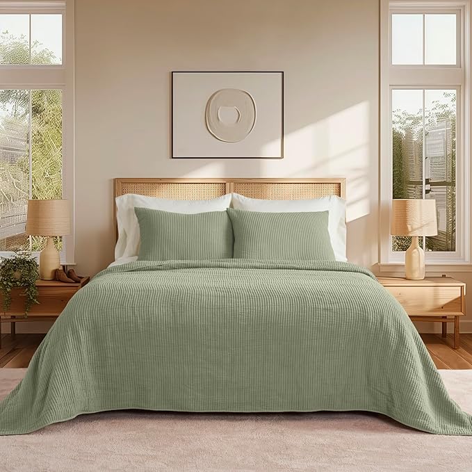 EVERGRACEHOME Cotton Coverlet Set King Size 3 Pieces, Lightweight Soft Ribbed Matelassé Bedspread Quilt Set, Cozy Oversized Quilted Bedding Set with 2 Pillow Shams for All Seasons, Light Sage Green