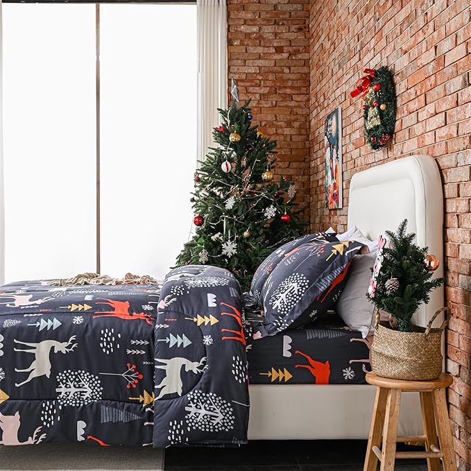 Yibeizi Christmas Comforter Set Twin, Kids Cute Tree Reindeer Printed Bedding Set with Pillow Sham, Lightweight Soft Breathable Machine Washable Quilted Bed Comforter Set 2 Piece