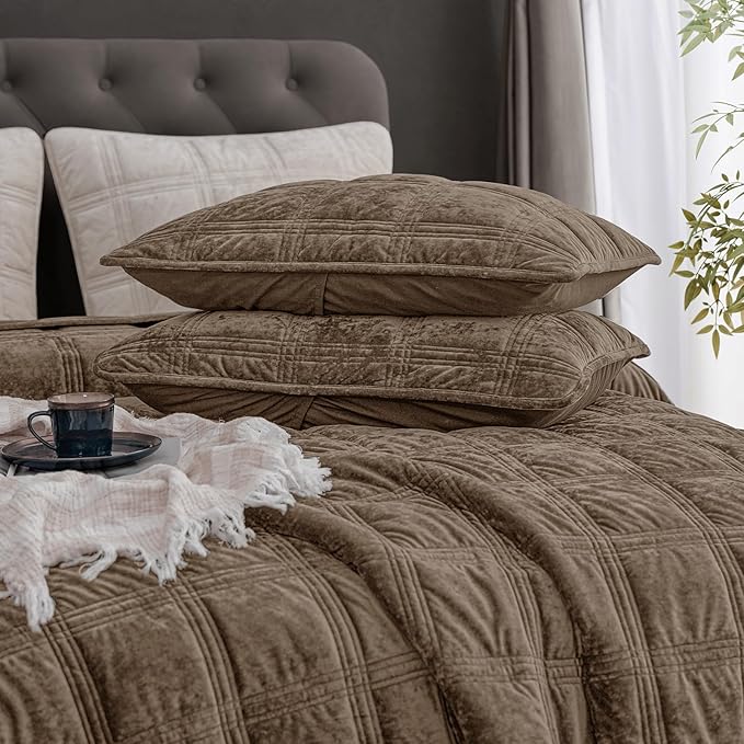 PHF Ultra Soft Velvet Quilt Set King Size – 3PCS Luxurious Cozy Quilted Comforter Alternative with Diamond Pattern, Warm Quilted Bedspread Coverlet, 108" x 92", Cub
