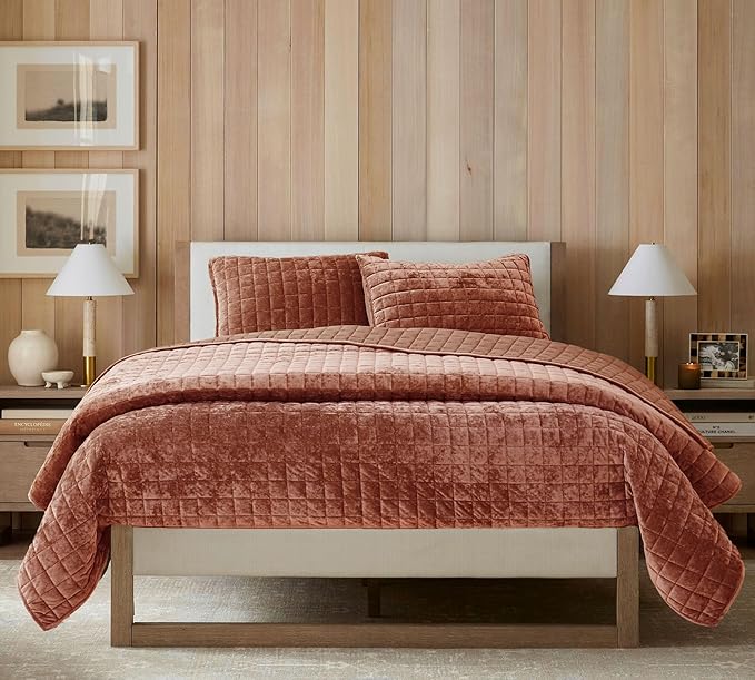 Luxurious Velvet Quilt King Size Set 98" x106" Ultra Soft Bedding Set Quilted Bedspread Coverlet with 2 Matching Pillow Shams for All Seasons,Rust