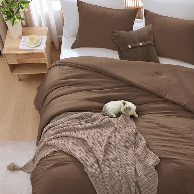 WRENSONGE Queen Comforter Set - 3 Pieces Prewashed Brown Comforter Soft Lightweight for All Seasons,Down Alternative Comforters Queen Size with 2 Pillow Shams