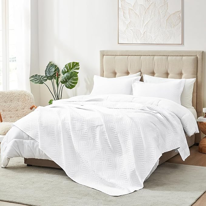 Hansleep White Quilt King Size - Geometric Ultrasonic All Season Bedspread King, Soft Lightweight Coverlet Bedding Set, 3 Pieces (1 Quilt, 2 Pillow Shams)