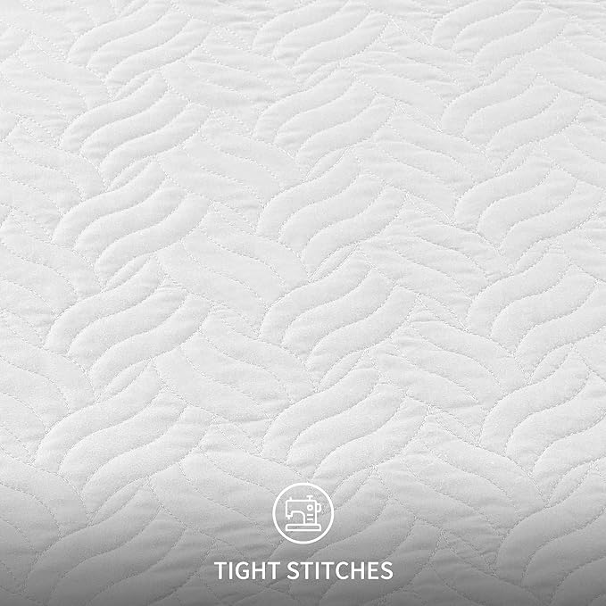 Love's cabin King Size Quilt Set White Bedspreads - Soft Bed Summer Lightweight Bedspread Comforter - Modern Style Wave Pattern Coverlet for All Season - 3 Pieces (1 Quilt, 2 Pillow Shams)