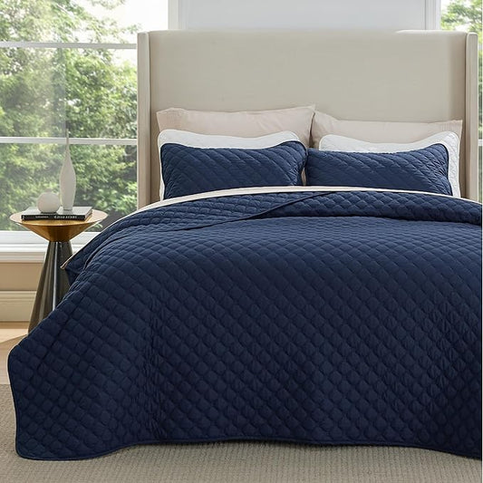 Bedsure Quilts Queen Size - Lightweight Bedspreads Queen Size with Classic Honeycomb Quilting, Soft Quilt Bedding Set, Navy Comforter Set Coverlet for All Seasons with 2 Pillow Shams (90" x 96")